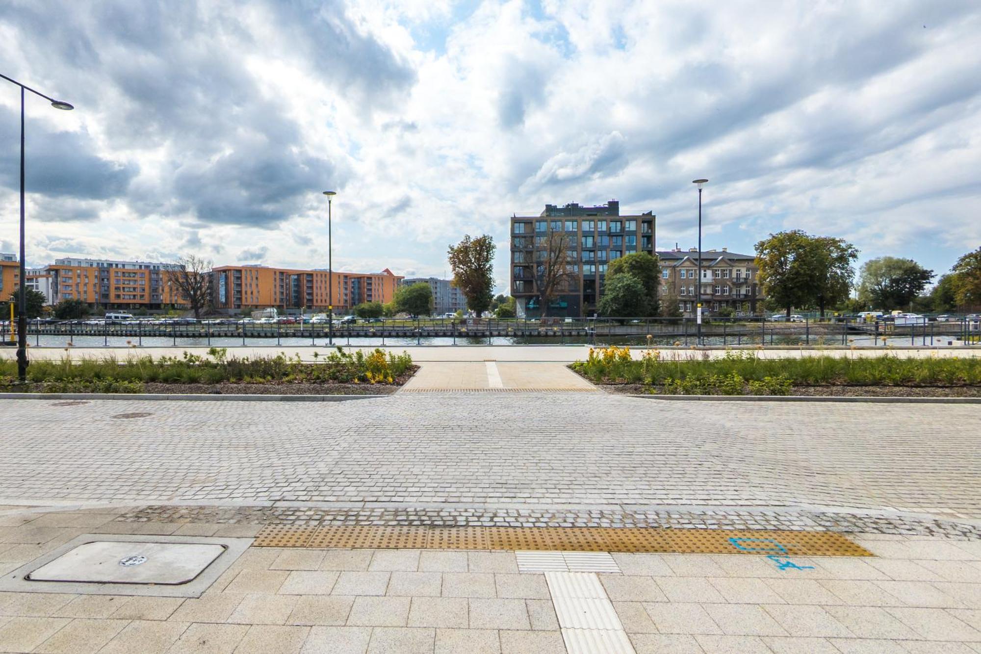 Sienna Grobla Apartment With View Of The Motlawa Terrace & Sauna, Gym By Noclegi Renters Gdansk Bagian luar foto